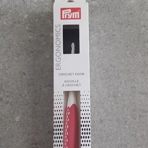 Brand new in box, Prym crochet hook